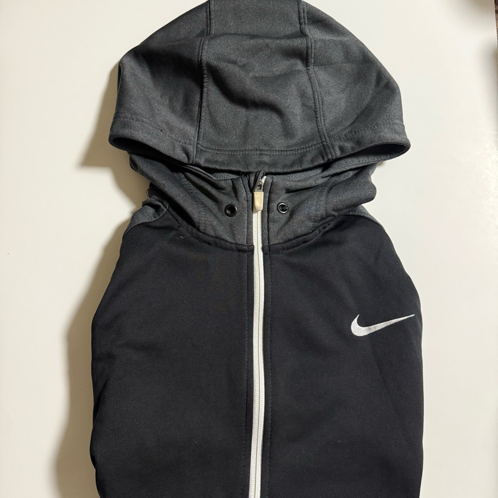 Nike Elite Therma-Fit Jacket
Size Large, Used, Fair Condition